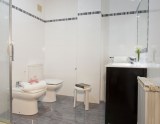 apartamento-la franca-llanes-5personas-baño-ducha